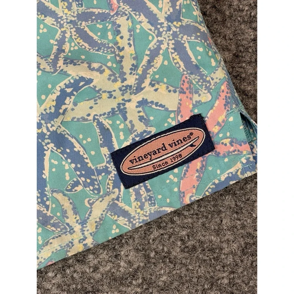 Vineyard Vines Boys Size 7 Swim Trunks Bathing Suit Star Fish Print